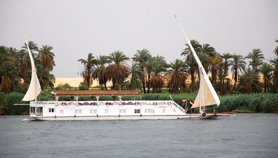 Cairo sightseeing، Egy Travel Lux، Egypt tours، Hurghada beaches، Luxor attractions، Nile cruises، Pyramids tours، Red Sea diving، Sharm El Sheikh resorts، Siwa Oasis tours
